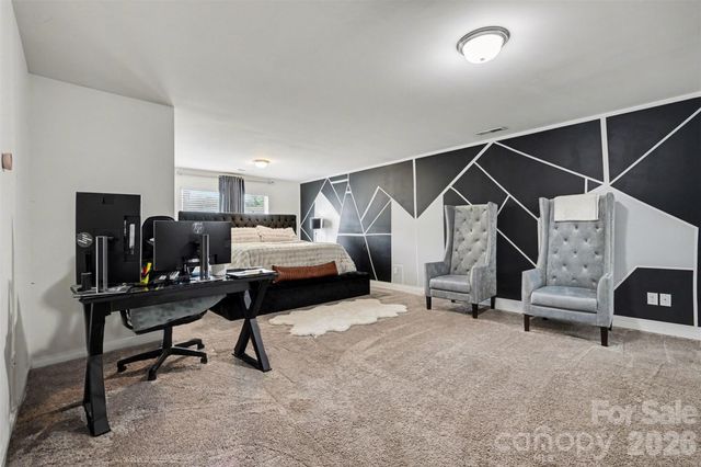 4828 Acorn Forest Lane, Charlotte, NC 28269