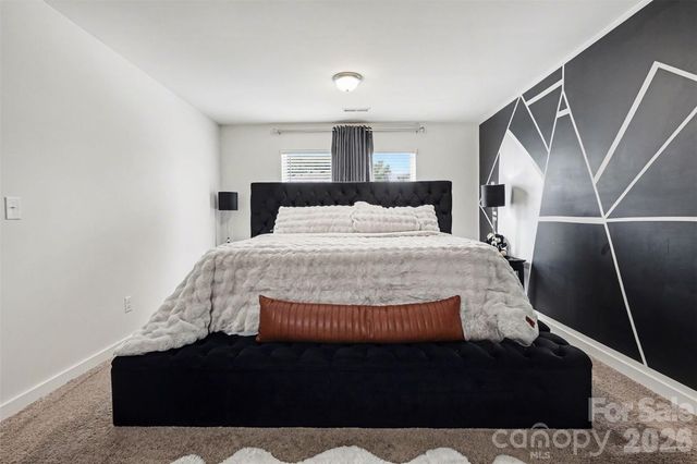 4828 Acorn Forest Lane, Charlotte, NC 28269