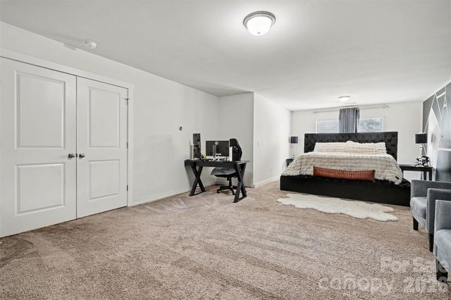 4828 Acorn Forest Lane, Charlotte, NC 28269