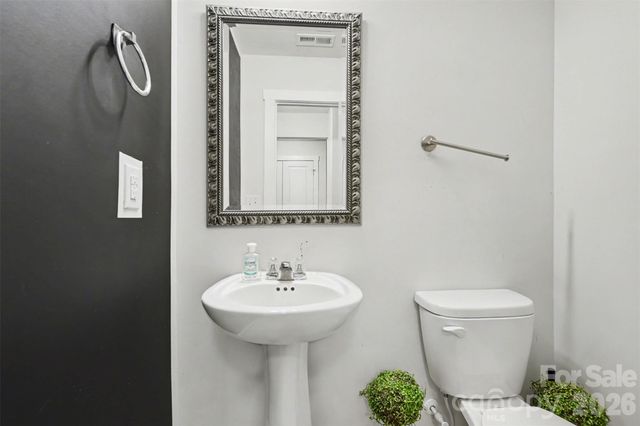 4828 Acorn Forest Lane, Charlotte, NC 28269