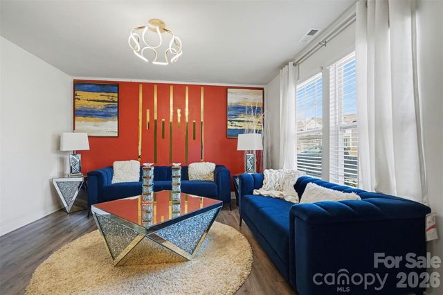 4828 Acorn Forest Lane, Charlotte, NC 28269