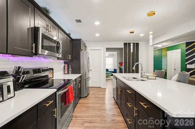 4828 Acorn Forest Lane, Charlotte, NC 28269