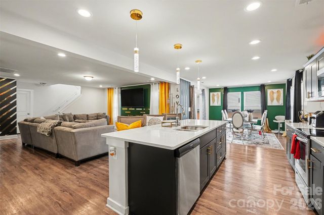 4828 Acorn Forest Lane, Charlotte, NC 28269