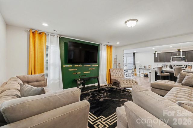 4828 Acorn Forest Lane, Charlotte, NC 28269