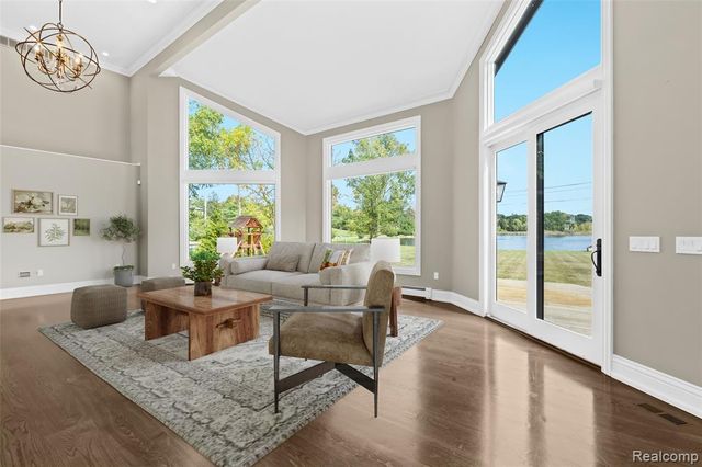 3403 Chickering Lane, Bloomfield Hills, MI 48302