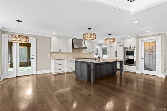 3403 Chickering Lane, Bloomfield Hills, MI 48302