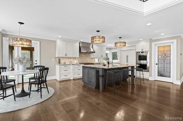 3403 Chickering Lane, Bloomfield Hills, MI 48302