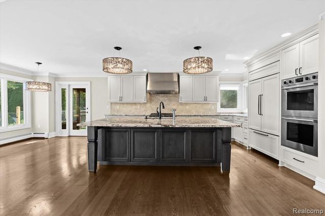 3403 Chickering Lane, Bloomfield Hills, MI 48302