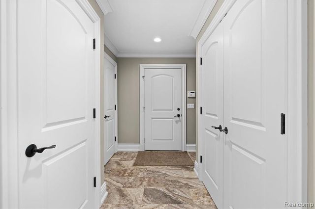 3403 Chickering Lane, Bloomfield Hills, MI 48302