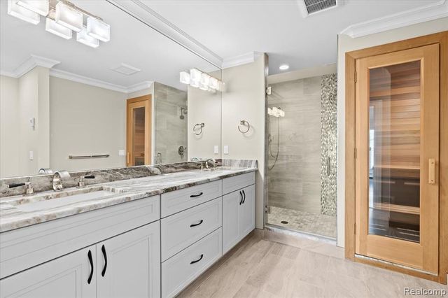 3403 Chickering Lane, Bloomfield Hills, MI 48302