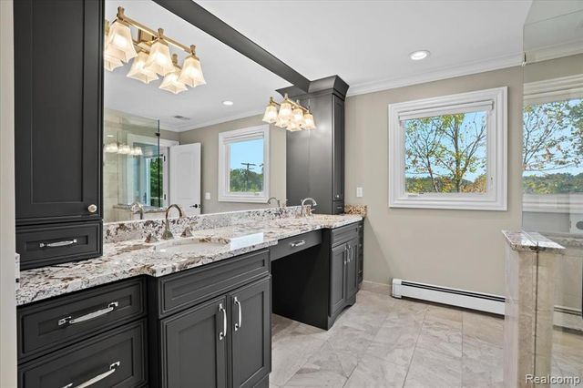 3403 Chickering Lane, Bloomfield Hills, MI 48302