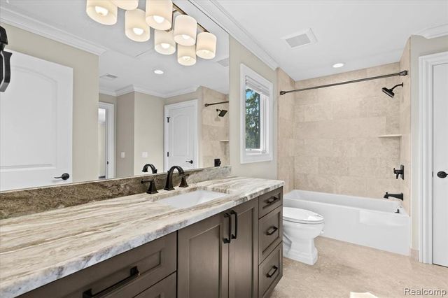 3403 Chickering Lane, Bloomfield Hills, MI 48302