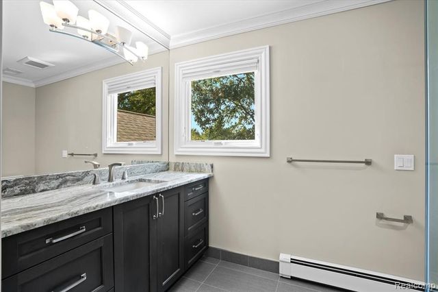 3403 Chickering Lane, Bloomfield Hills, MI 48302