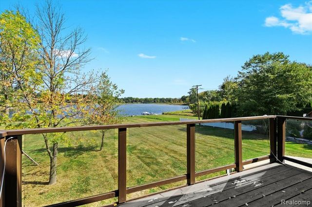 3403 Chickering Lane, Bloomfield Hills, MI 48302