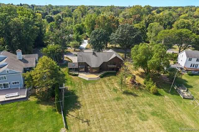 3403 Chickering Lane, Bloomfield Hills, MI 48302
