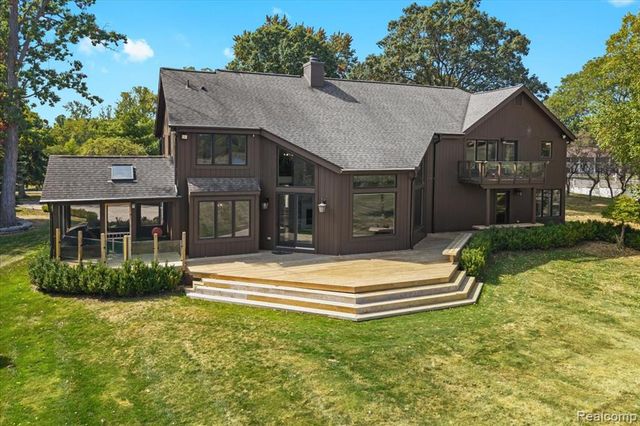 3403 Chickering Lane, Bloomfield Hills, MI 48302