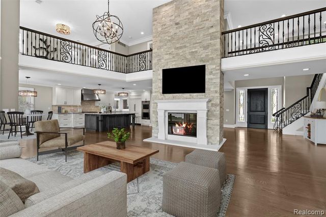 3403 Chickering Lane, Bloomfield Hills, MI 48302