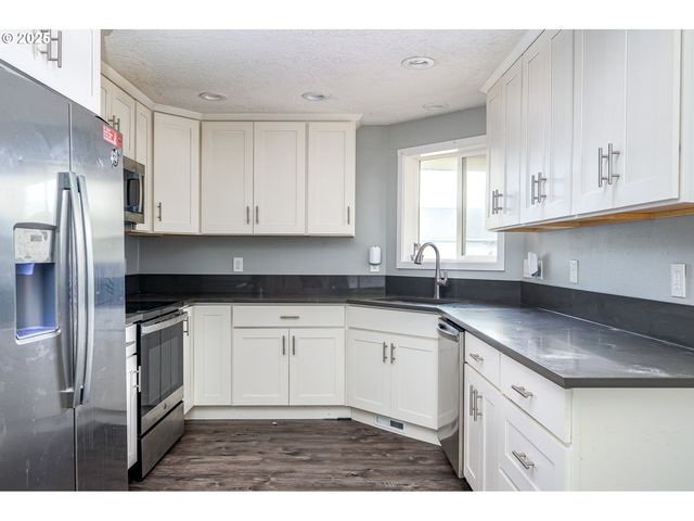 3774 HOMESTEAD Ct, Keizer, OR 97303