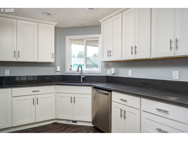 3774 HOMESTEAD Ct, Keizer, OR 97303