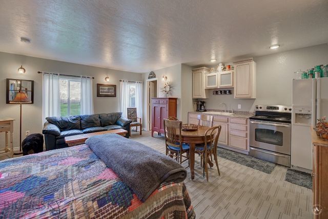 71 Seibold Lane, Cascade, MT 59421