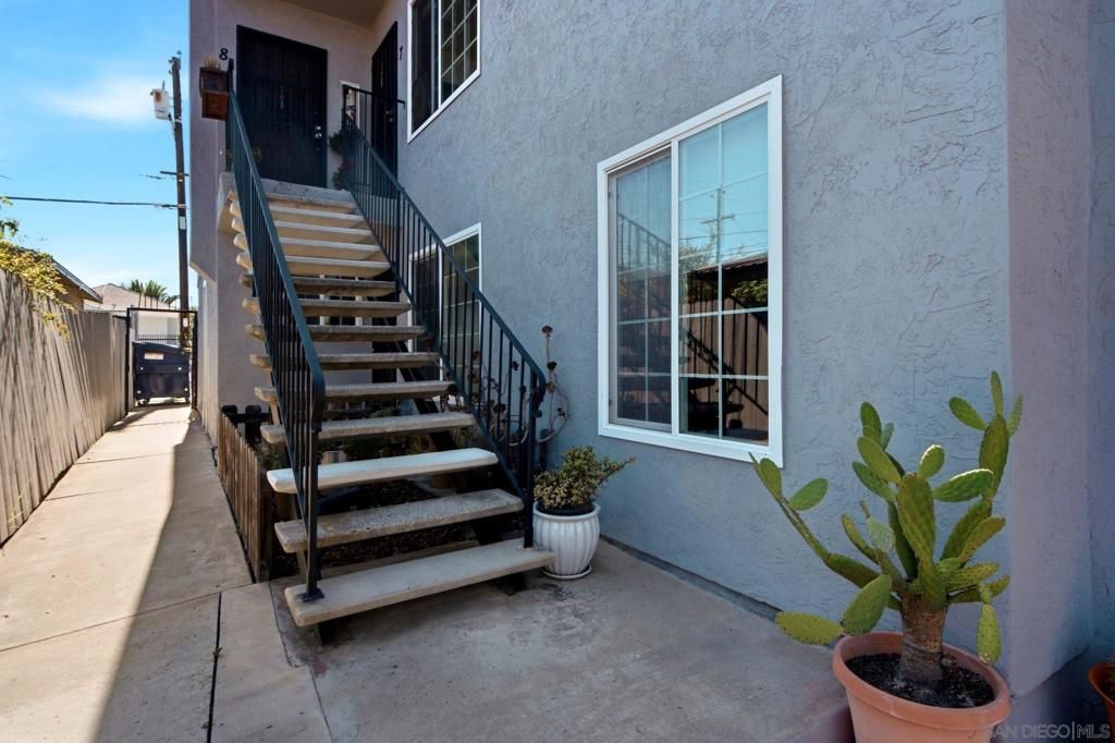 Image 1 of property listing at 3870 37th St 7, San Diego, CA 92105