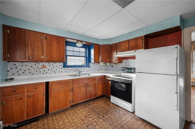 31763 Lake Road, Avon Lake, OH 44012