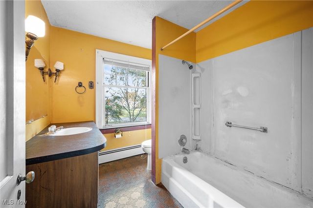 31763 Lake Road, Avon Lake, OH 44012