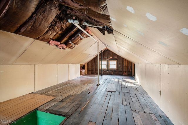 31763 Lake Road, Avon Lake, OH 44012