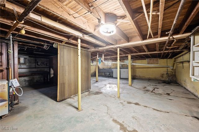 31763 Lake Road, Avon Lake, OH 44012