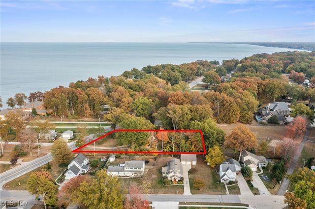 31763 Lake Road, Avon Lake, OH 44012