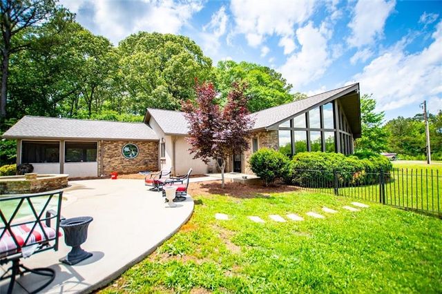 1050 Denton Road, Douglasville, GA 30134