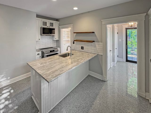 1867 COWDEN AVE, Memphis, TN 38104