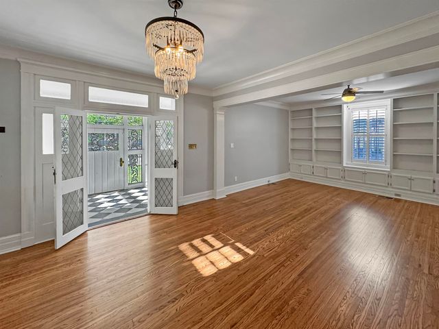 1867 COWDEN AVE, Memphis, TN 38104