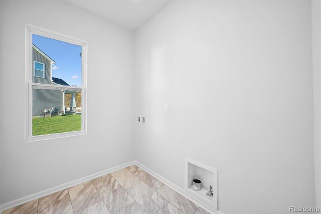 27151 Gallop Way, Saline, MI 48176