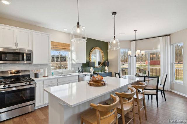 27151 Gallop Way, Saline, MI 48176