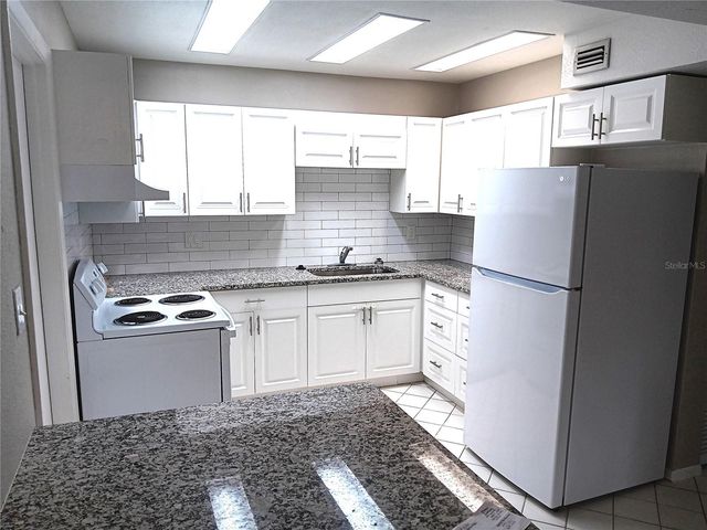 3756 AMHERST WAY 1, Sarasota, FL 34232