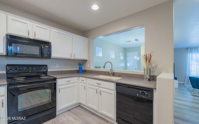 5996 S Sweet Birch Lane, Tucson, AZ 85747