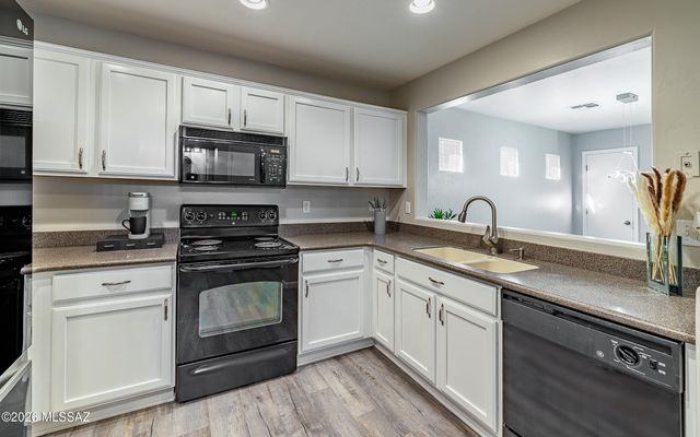 5996 S Sweet Birch Lane, Tucson, AZ 85747