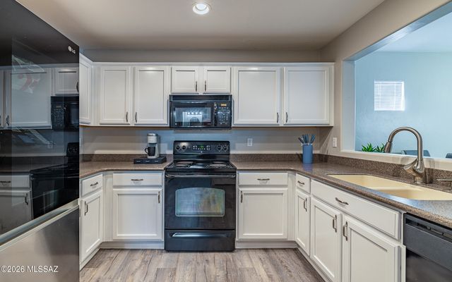 5996 S Sweet Birch Lane, Tucson, AZ 85747