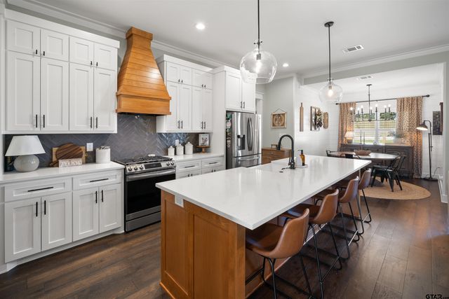 15273 Madison Ln, Lindale, TX 75771