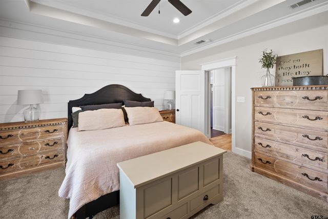 15273 Madison Ln, Lindale, TX 75771