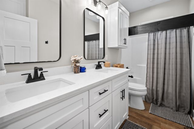 15273 Madison Ln, Lindale, TX 75771