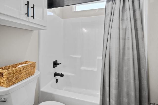 15273 Madison Ln, Lindale, TX 75771