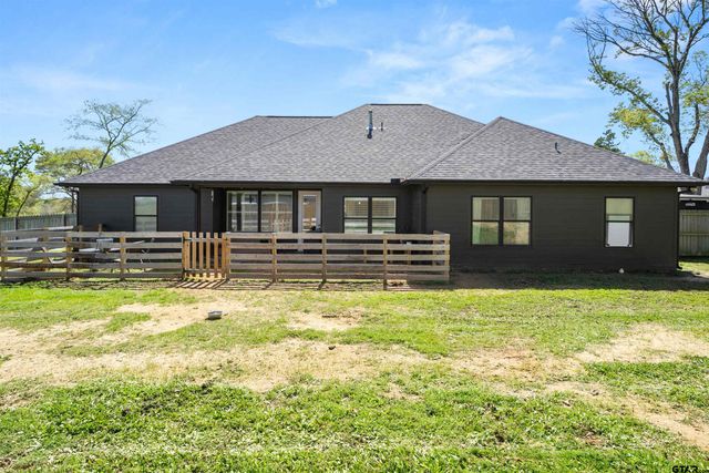 15273 Madison Ln, Lindale, TX 75771