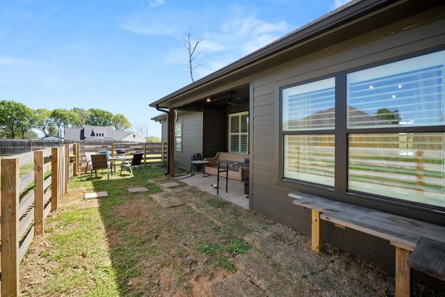 15273 Madison Ln, Lindale, TX 75771