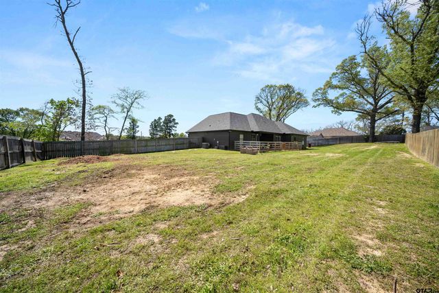 15273 Madison Ln, Lindale, TX 75771