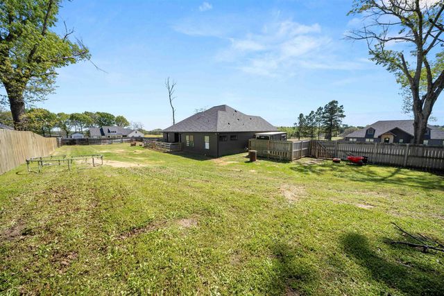 15273 Madison Ln, Lindale, TX 75771