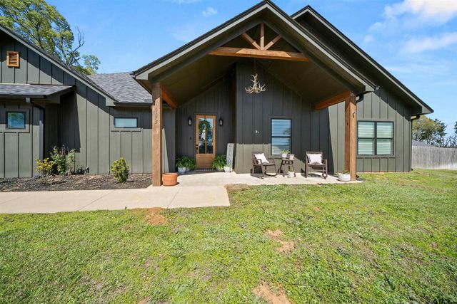 15273 Madison Ln, Lindale, TX 75771