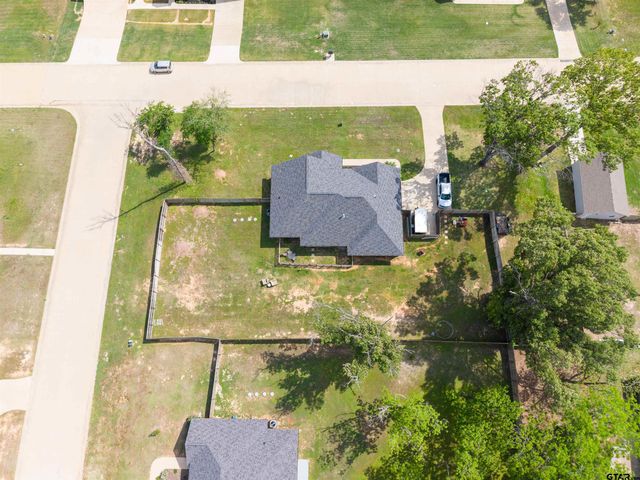 15273 Madison Ln, Lindale, TX 75771