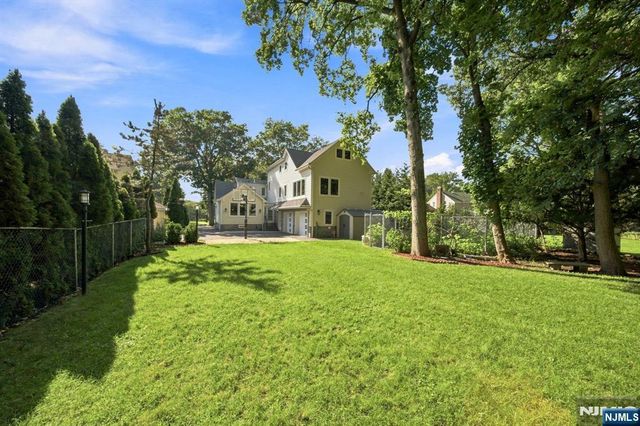 40 Dean Drive, Tenafly, NJ 07670